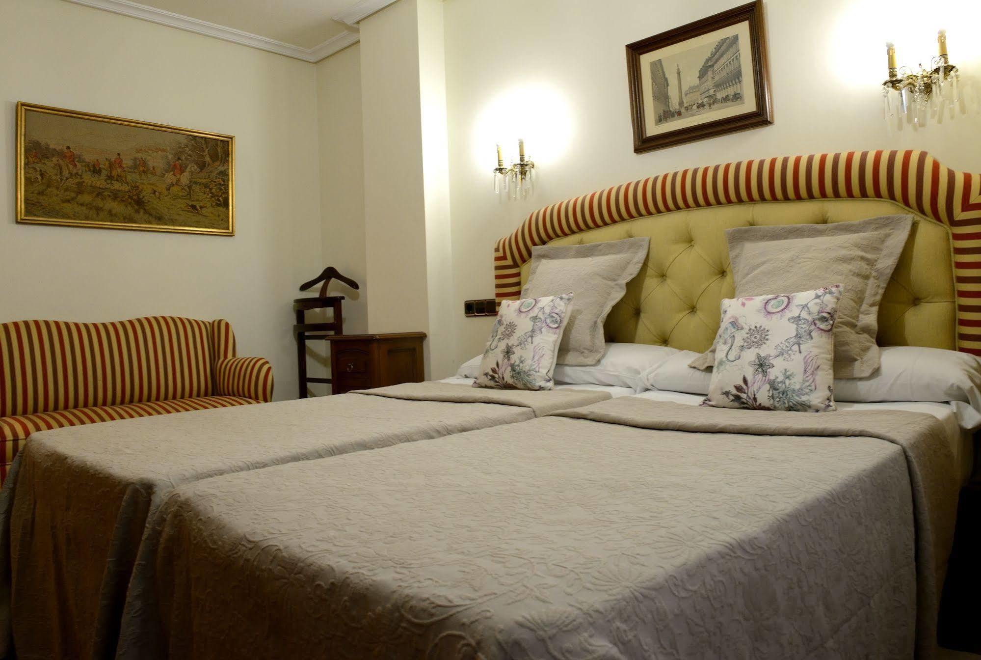 Hostal Arriazu 팜플로나 외부 사진